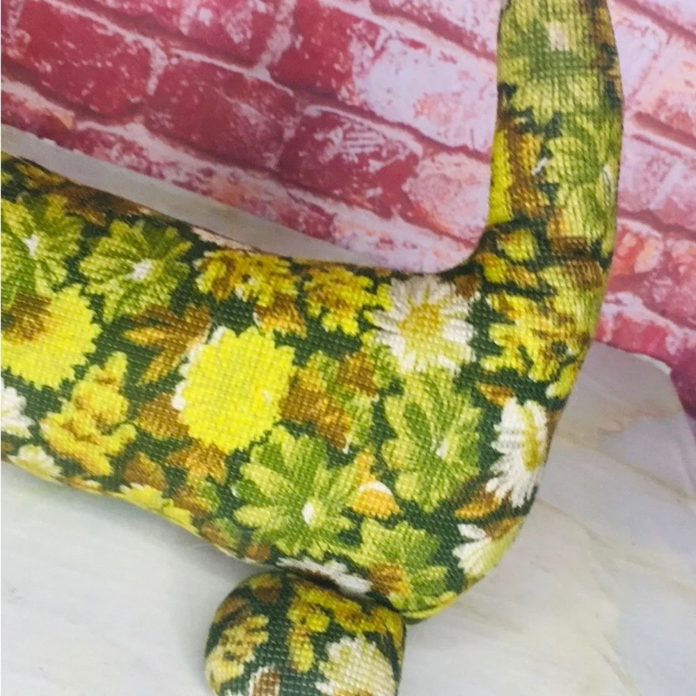 Vintage 70s Green Daisy Print Dachshund stopper Tapestry Draft Blocker